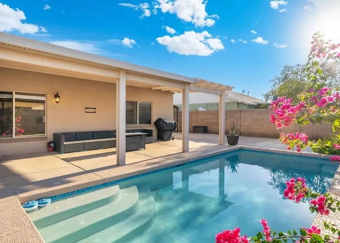 Holiday home Poolside Family Near Cardinals & Dodgers *